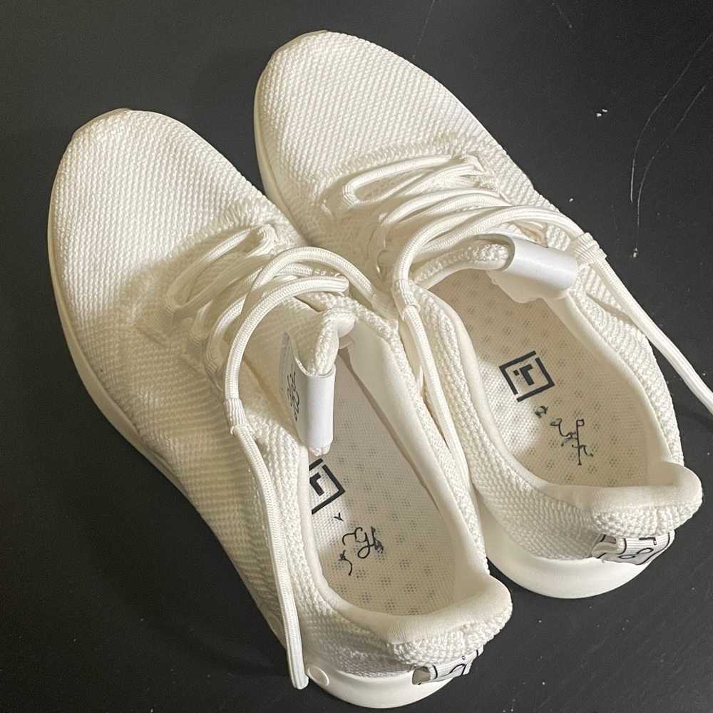 TOMO / Random Golf Club Men’s 5.5/Women's 7 White Golf Shoe